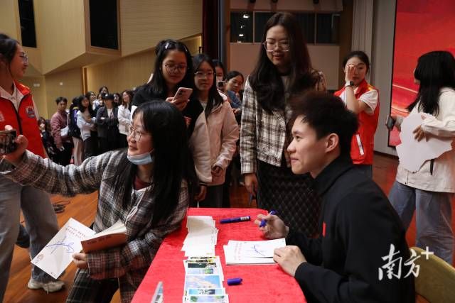 0332d4fafc9c4ade8917f272622c12ca_batchwm.jpg 0332d4fafc9c4ade8917f272622c12ca_batchwm.jpg